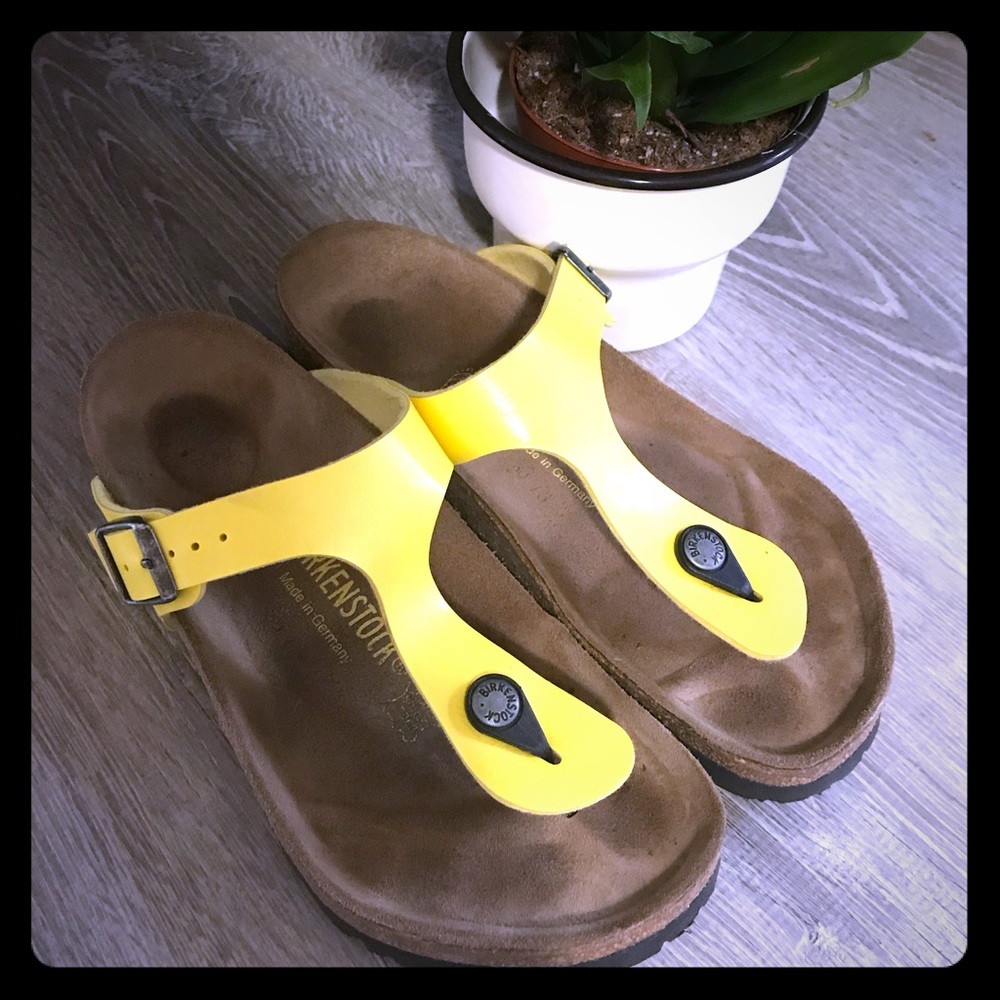 Women’s Gizeh Birkenstock Sandals Size 37
